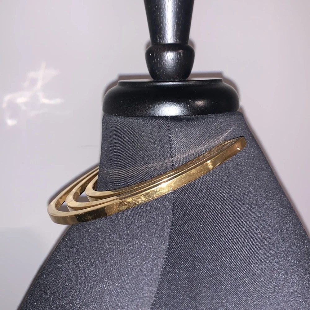 Gold Cutout Collar Necklace - Picture 4 of 8